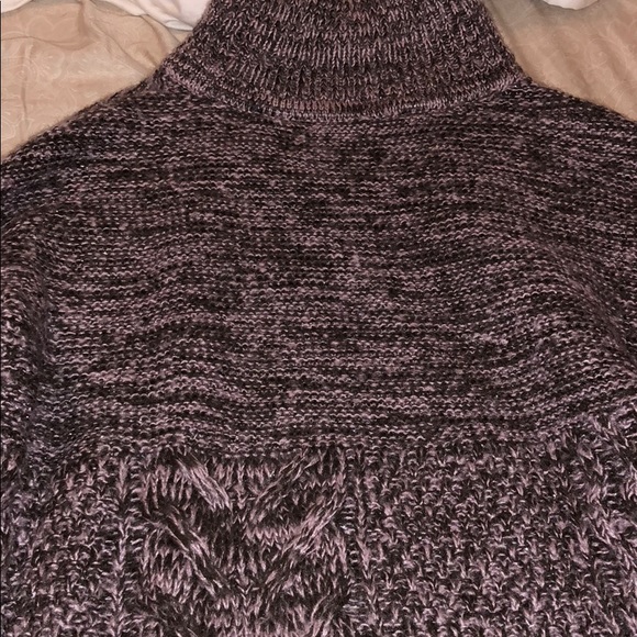 Turtle neck sweater - Picture 3 of 3